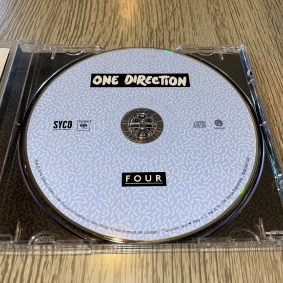 One Direction - FOUR CD - Picture 3 of 6